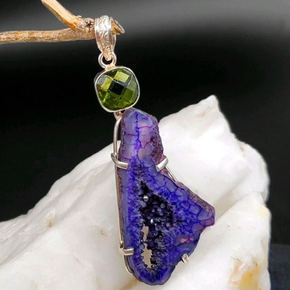 Silver Pendant Natural Druzy Agate/Peridot Stone - Picture 2 of 7